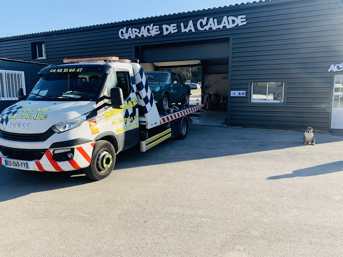 Devant le garage de la calade